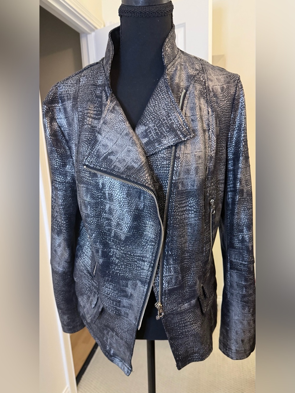 Clara Sun Woo Metallic Black Textured Asymmetric Leather Jacket